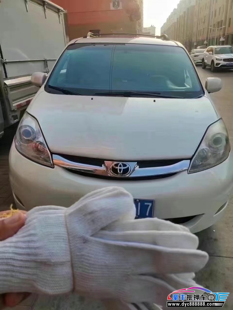 10年丰田塞纳SUV抵押车出售