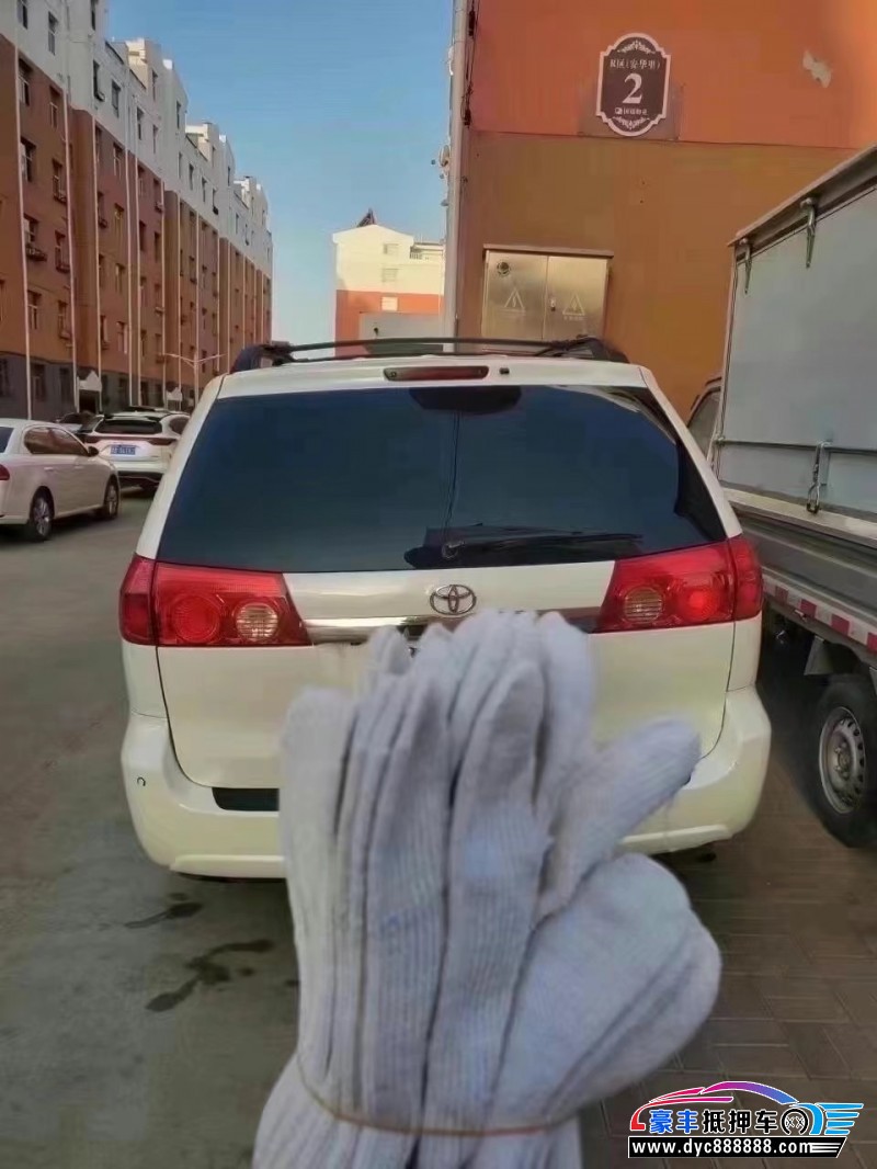 10年丰田塞纳SUV抵押车出售