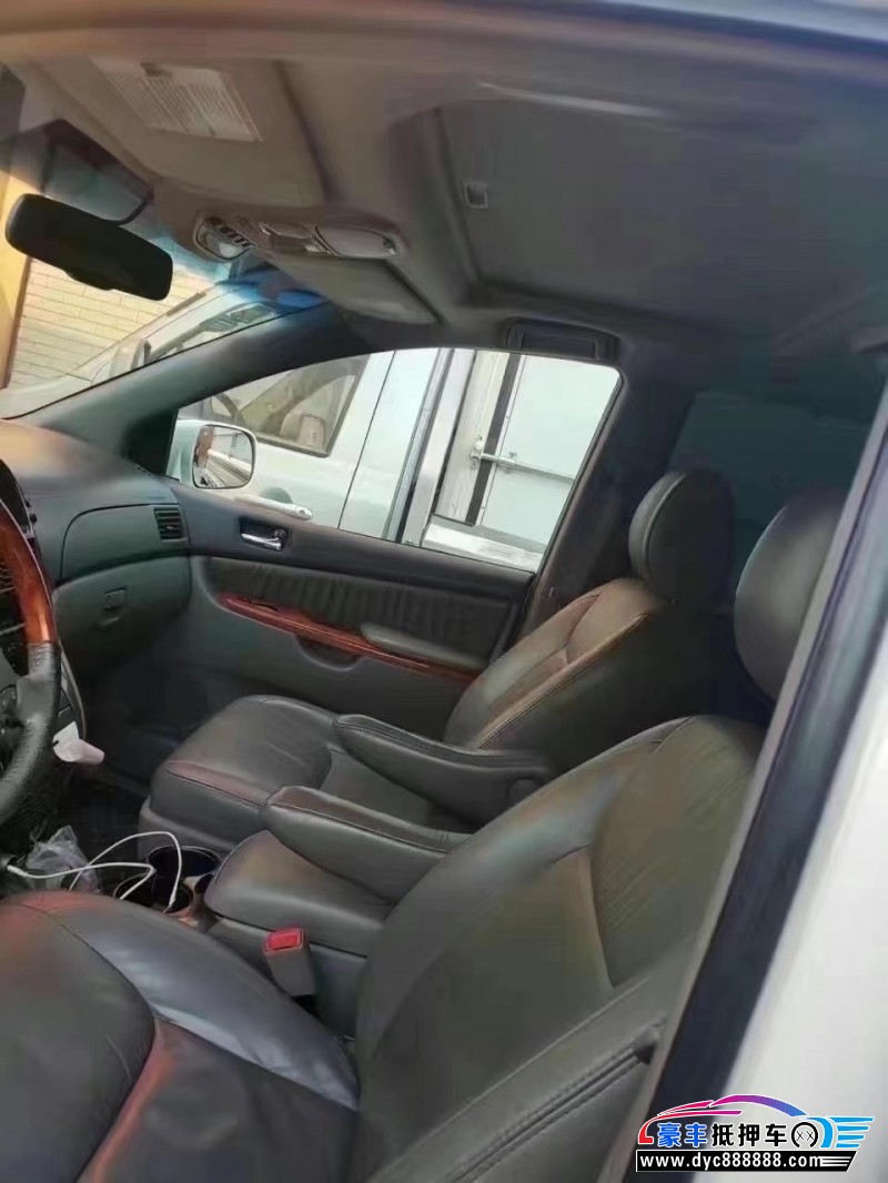 10年丰田塞纳SUV抵押车出售