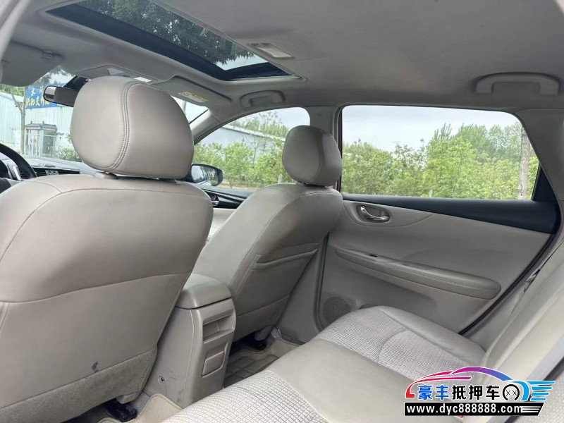 16年日产骐达轿车抵押车出售