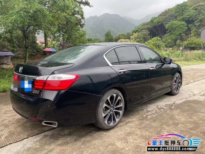 16年本田雅阁轿车抵押车出售