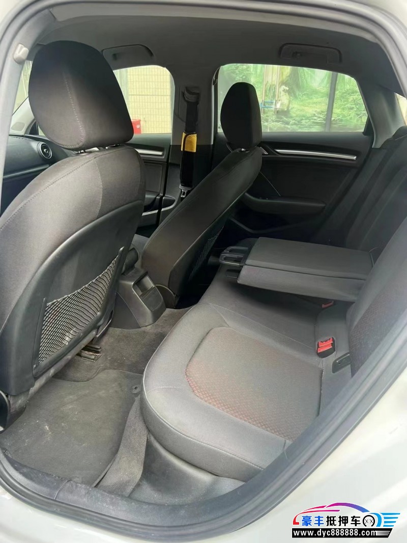 20年奥迪A3轿车抵押车出售