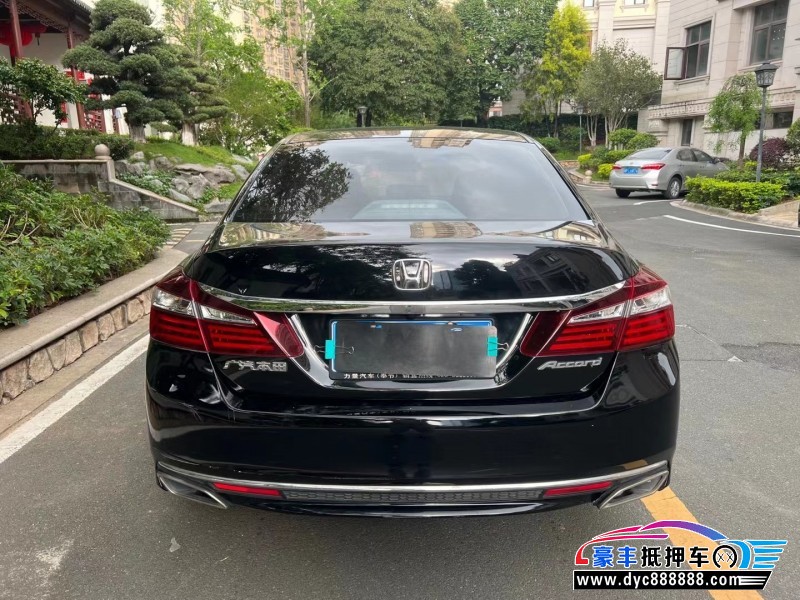 17年本田雅阁轿车抵押车出售