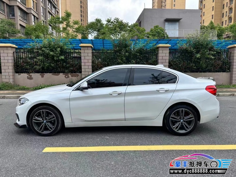 20年宝马1系轿车抵押车出售