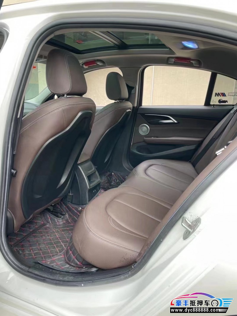 21年宝马1系轿车抵押车出售