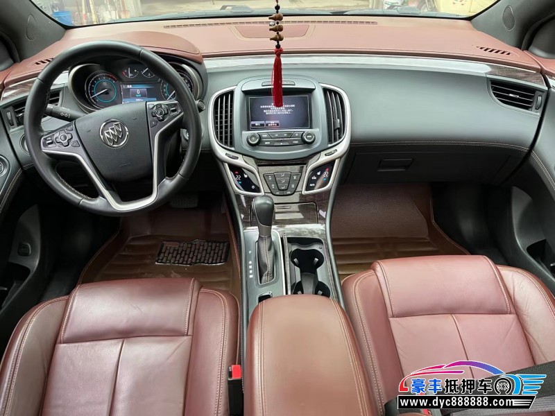 15年别克君越轿车抵押车出售