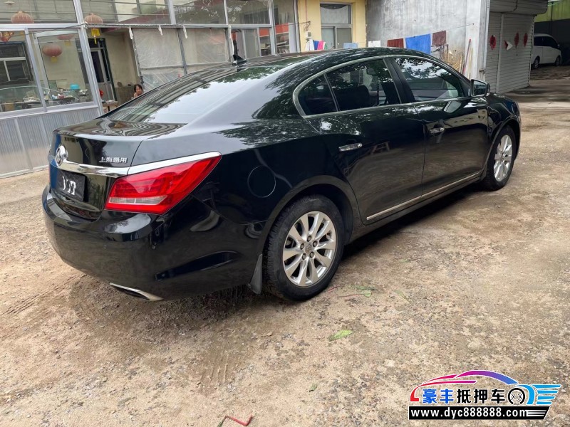 15年别克君越轿车抵押车出售