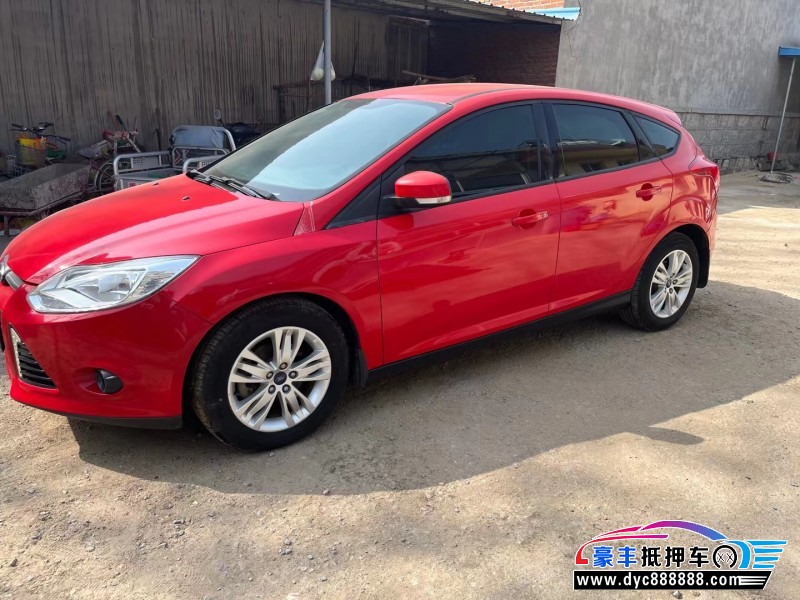 12年福特福克斯轿车抵押车出售