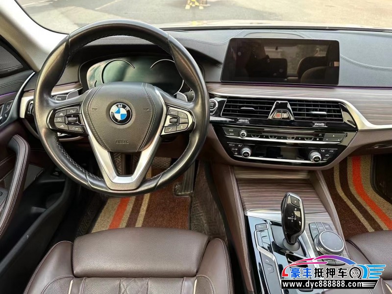 18年宝马5系轿车抵押车出售