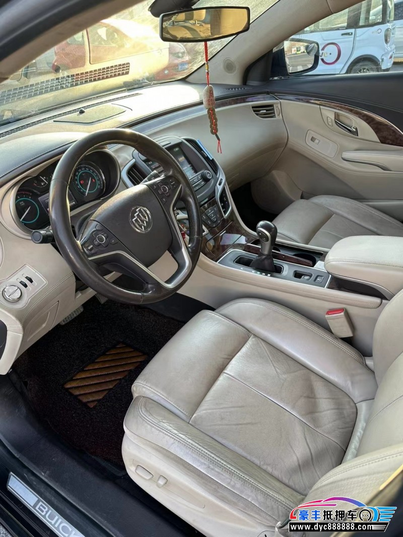 15年别克君越轿车抵押车出售