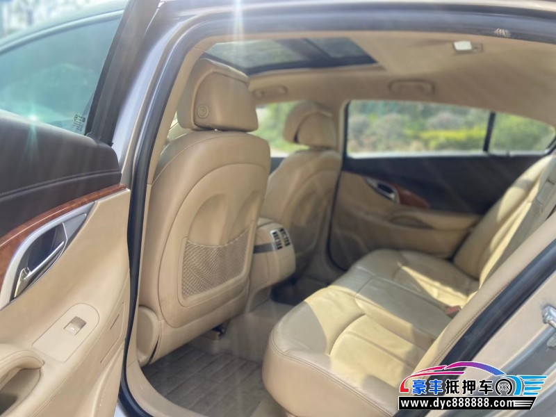 10年别克君越轿车抵押车出售