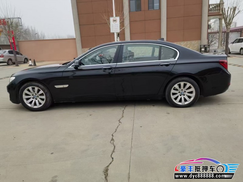 13年宝马7系轿车抵押车出售