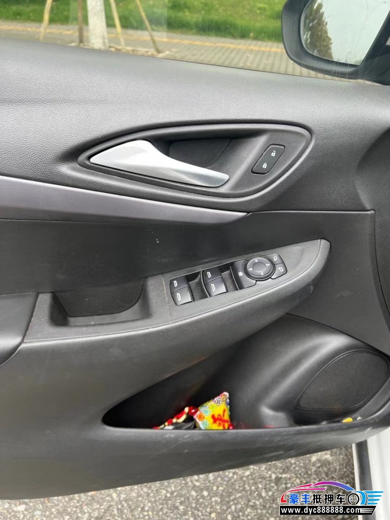 18年别克凯越轿车抵押车出售