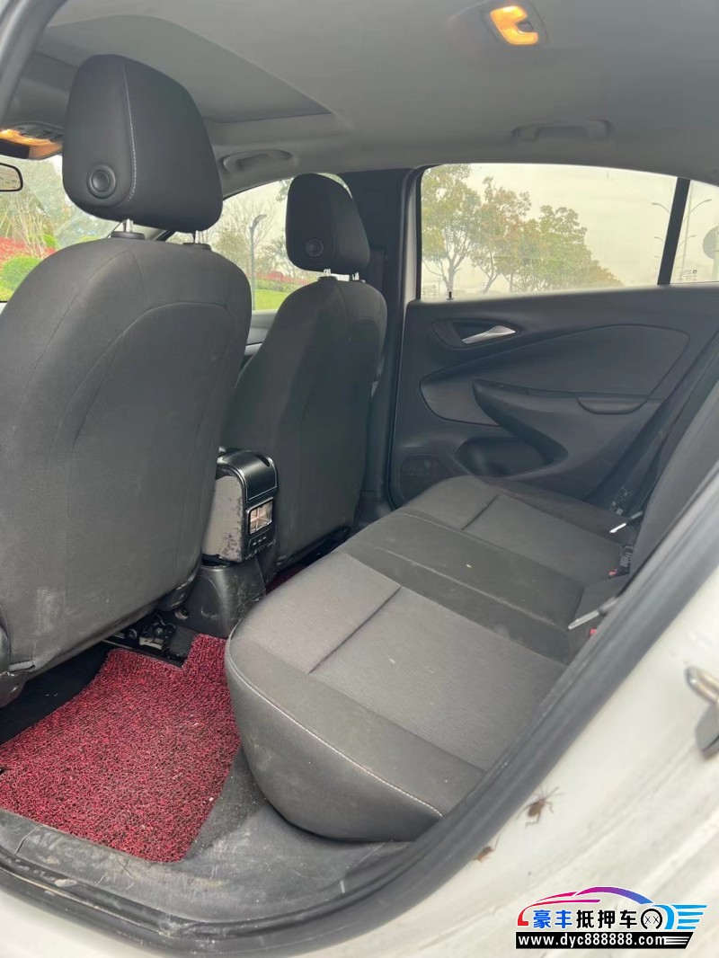 18年别克凯越轿车抵押车出售