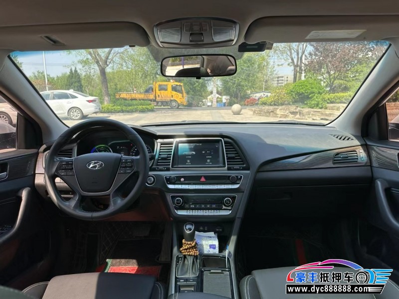 21年现代索纳塔轿车抵押车出售