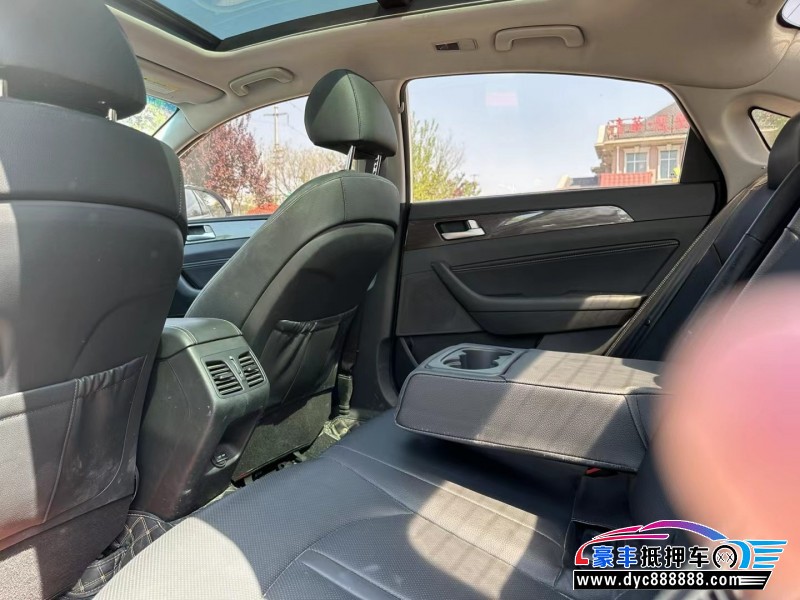 21年现代索纳塔轿车抵押车出售