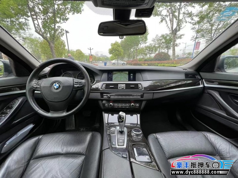 13年奔驰C轿车抵押车出售