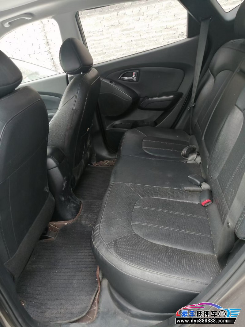 15年现代ix35轿车抵押车出售