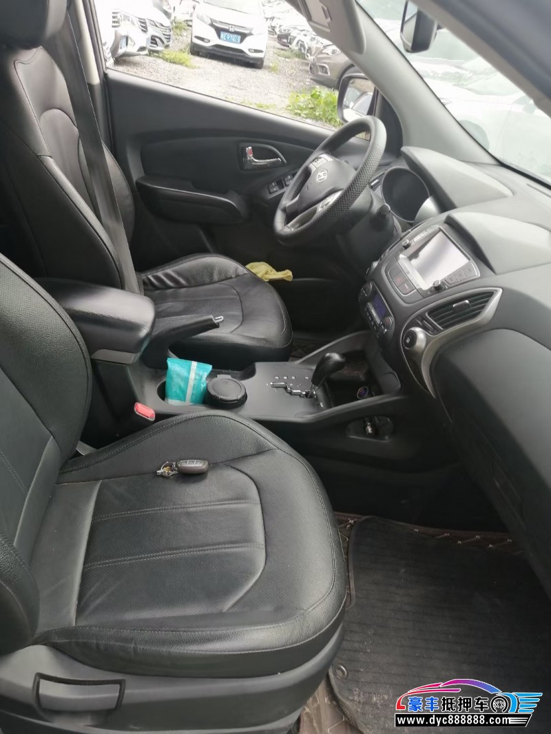 15年现代ix35轿车抵押车出售