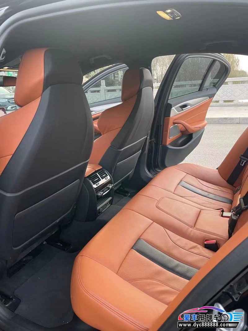 21年宝马M5轿车抵押车出售