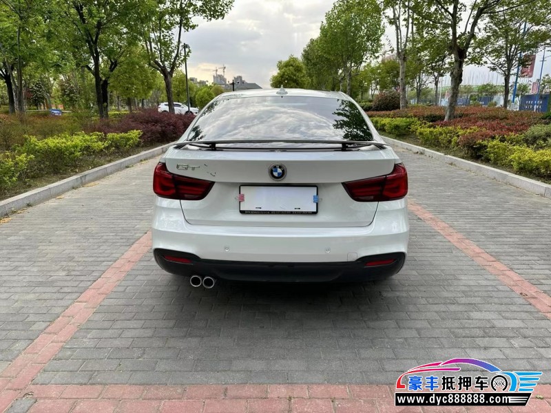 20年宝马3系轿车抵押车出售