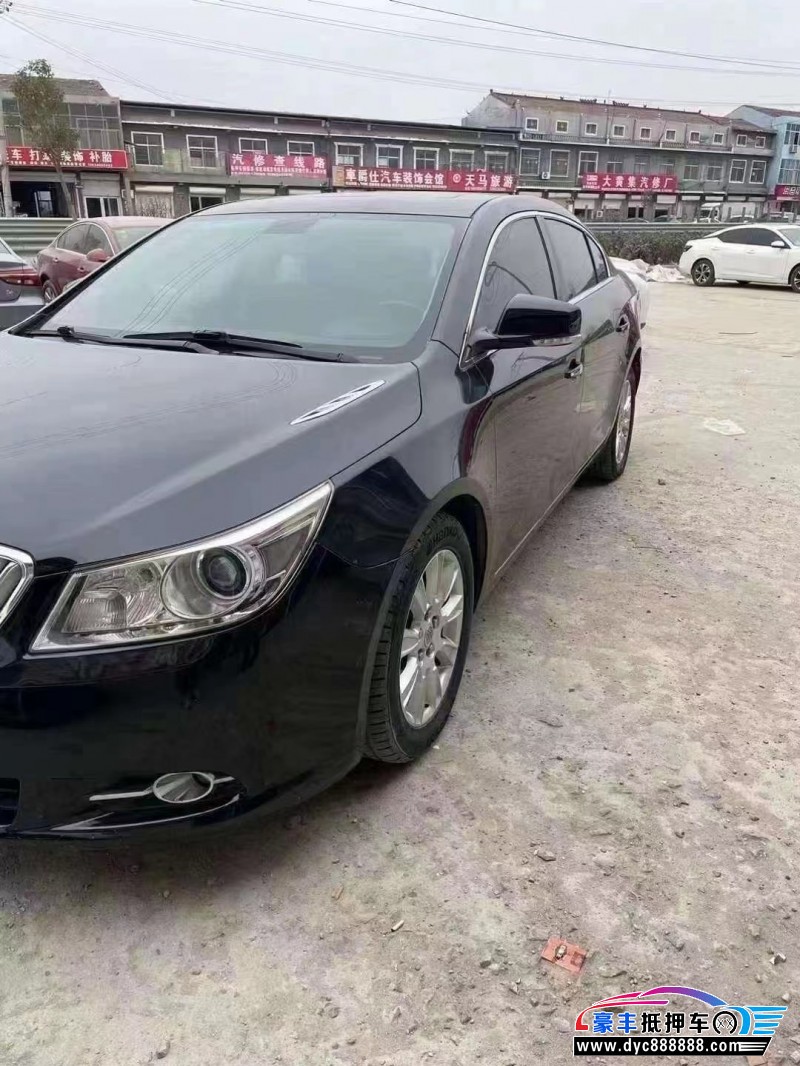 15年别克君越轿车抵押车出售