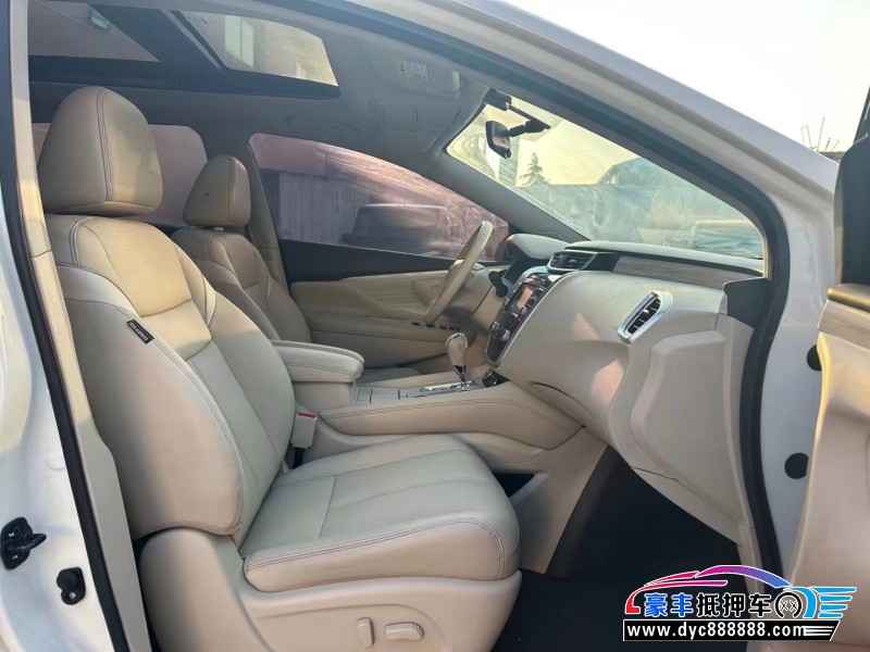 16年日产楼兰轿车抵押车出售