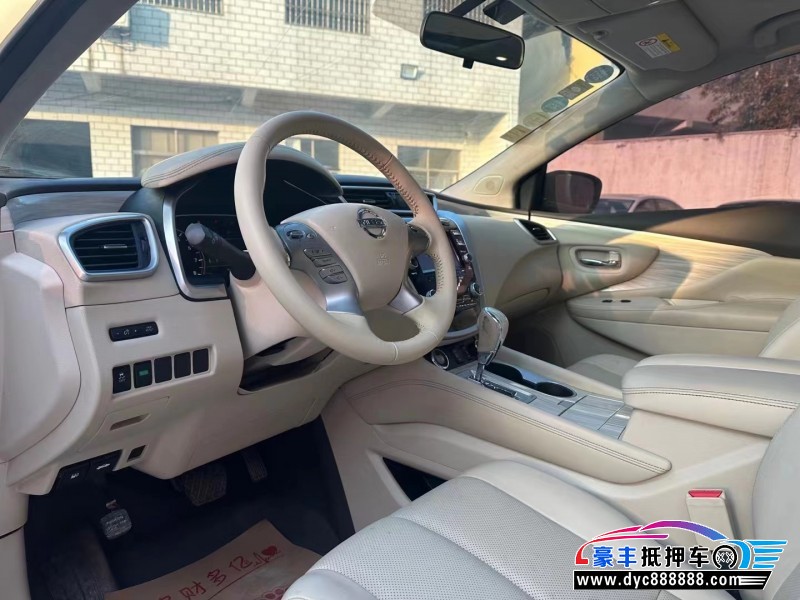 16年日产楼兰轿车抵押车出售