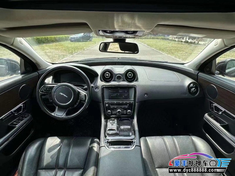 17年捷豹XJ轿车抵押车出售