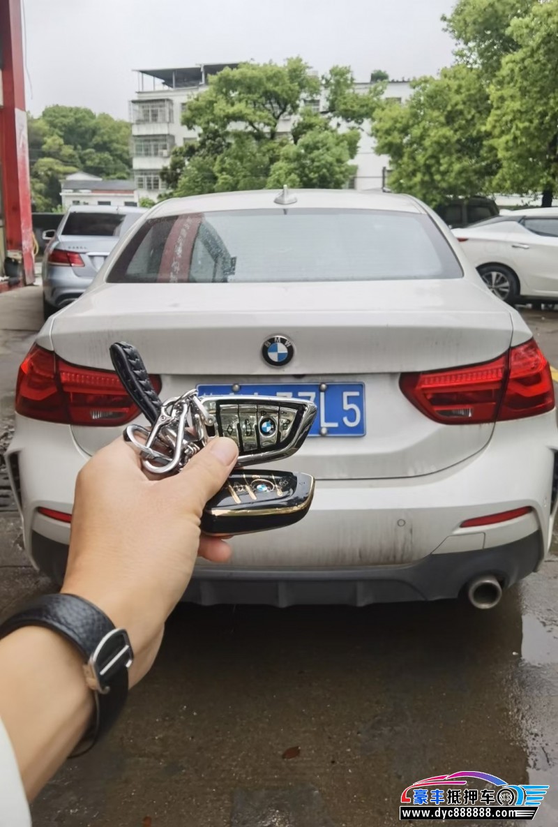 22年宝马1系轿车抵押车出售