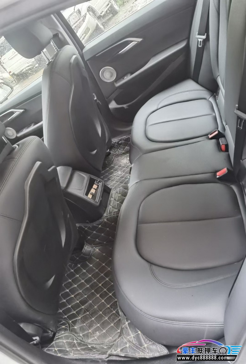 22年宝马1系轿车抵押车出售