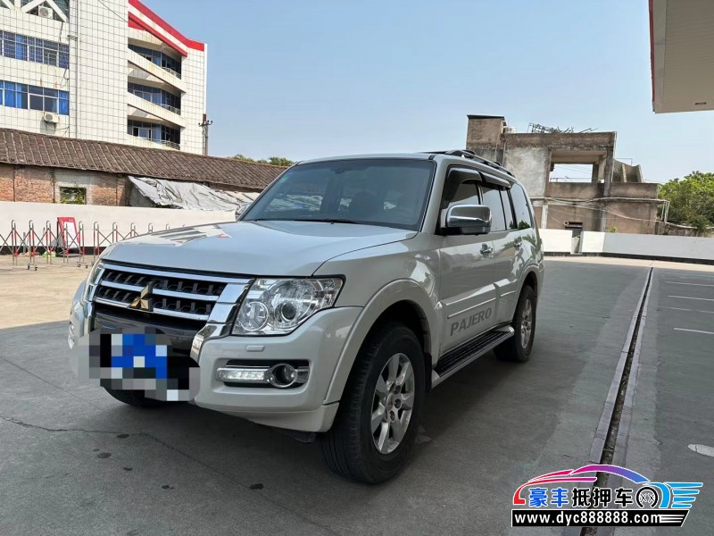 17年三菱帕杰罗轿车抵押车出售