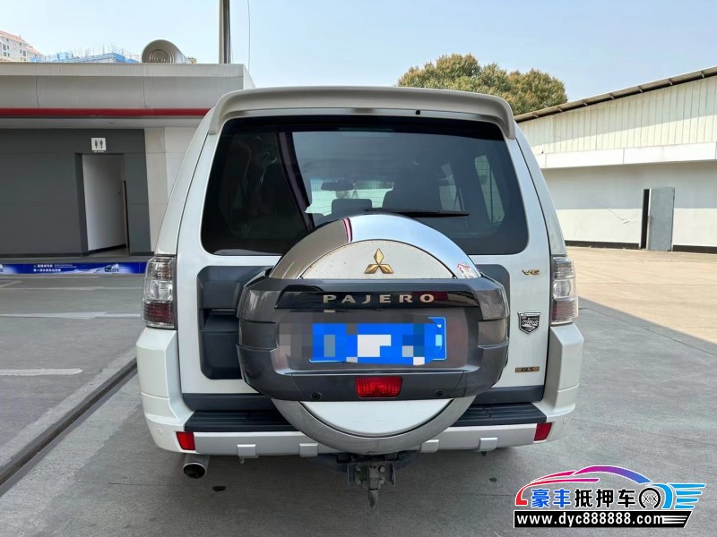 17年三菱帕杰罗轿车抵押车出售