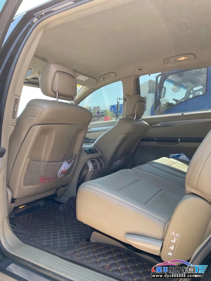 13年奔驰R轿车抵押车出售