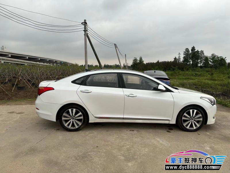 16年现代名图轿车抵押车出售