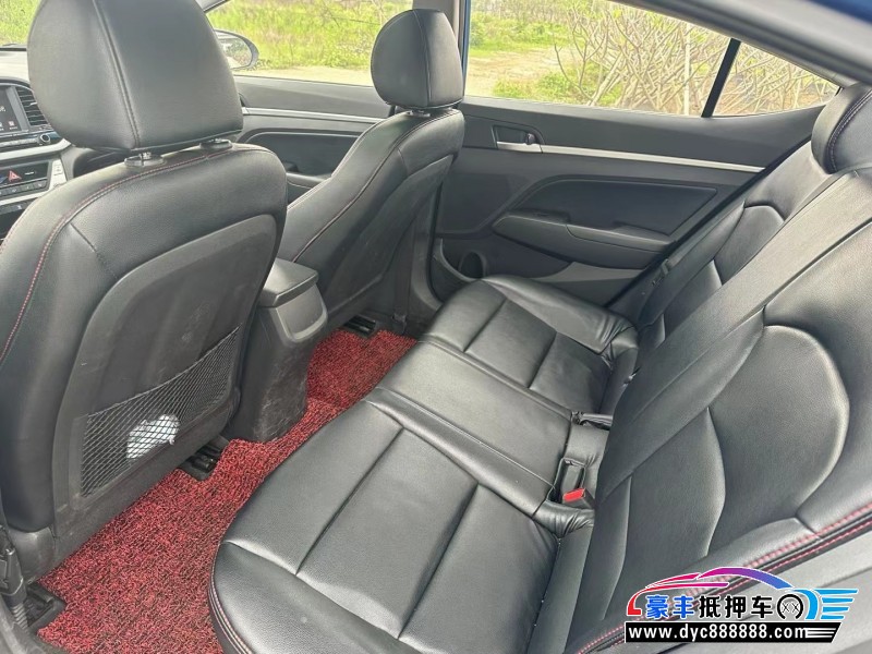 17年现代领动轿车抵押车出售