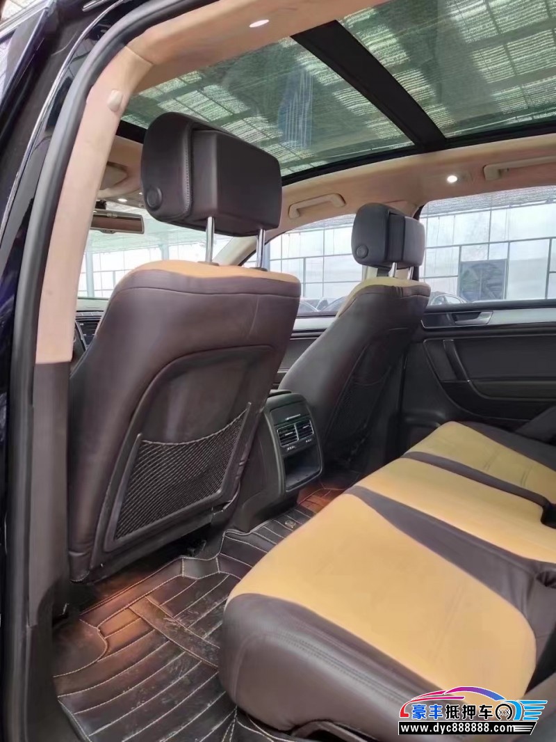 18年大众途锐轿车抵押车出售