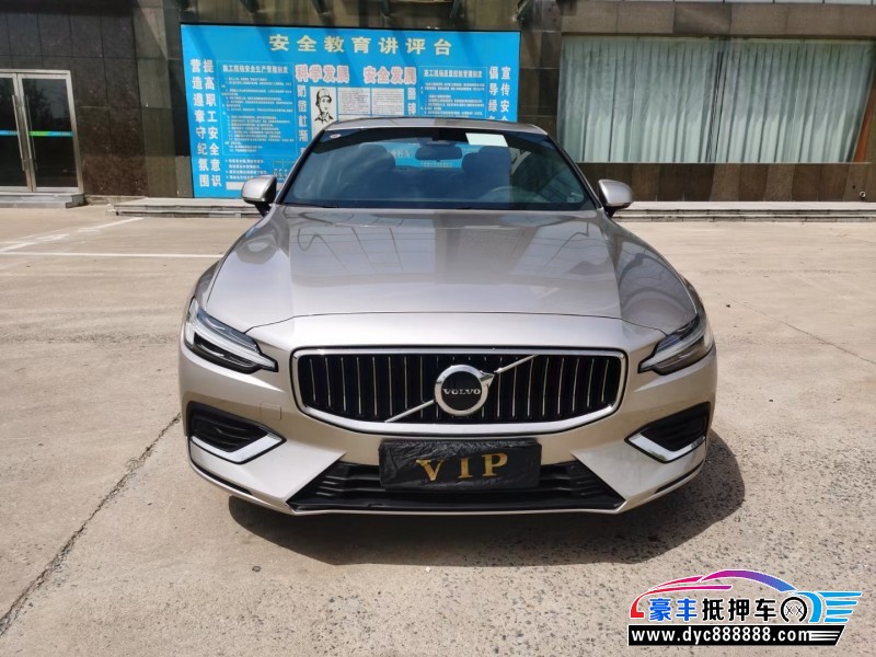 23年沃尔沃S60轿车抵押车出售