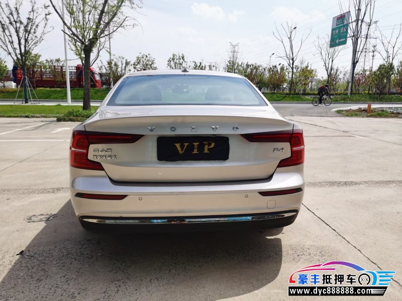 23年沃尔沃S60轿车抵押车出售