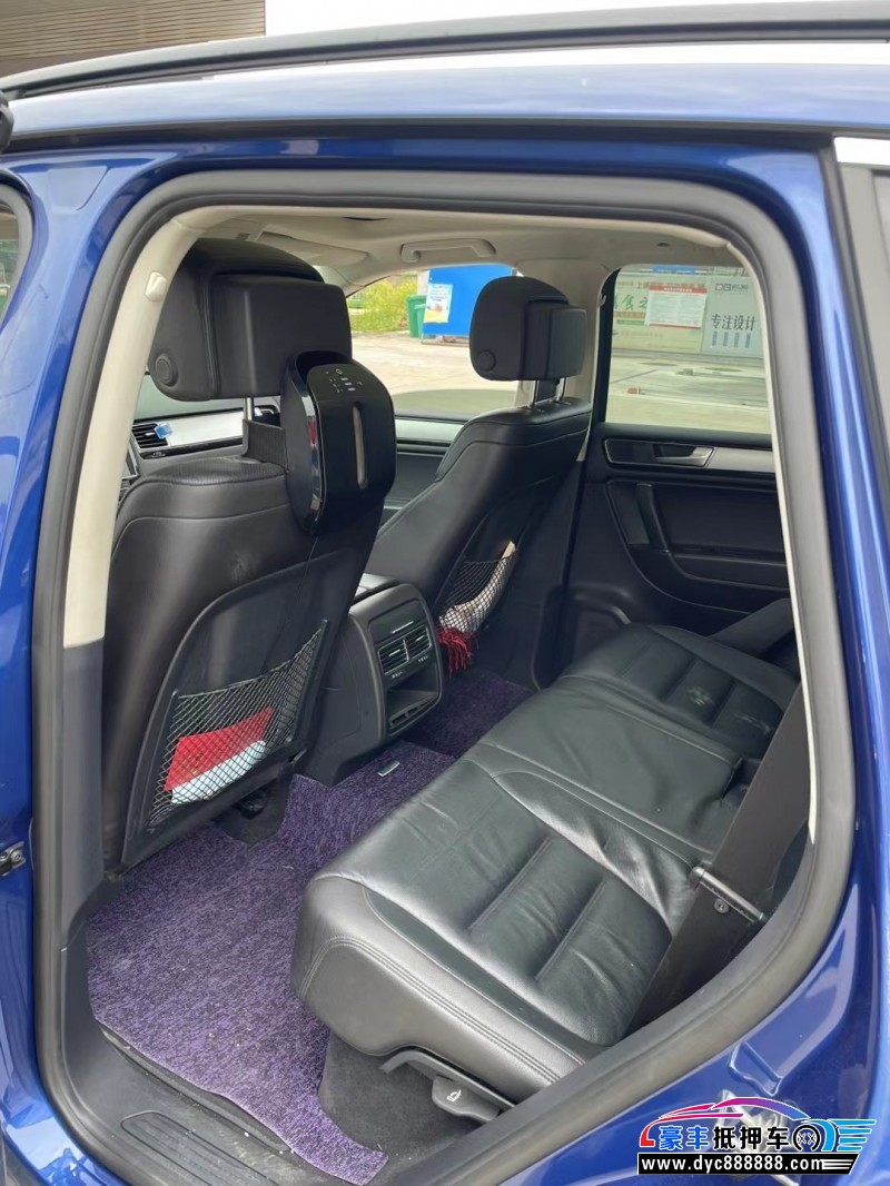 18年大众途锐轿车抵押车出售