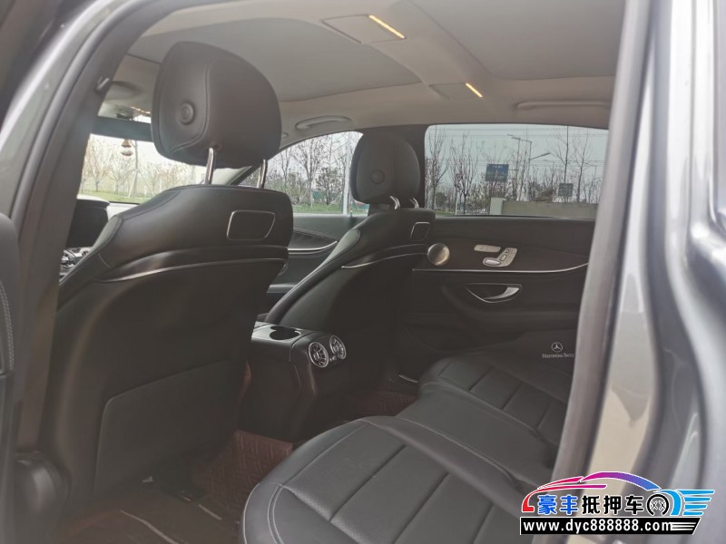 19年奔驰E轿车抵押车出售