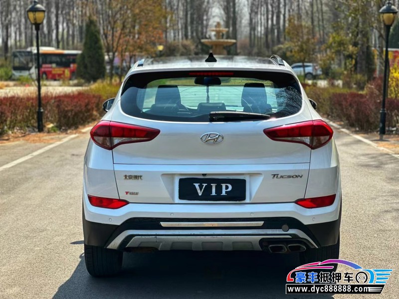 15年现代途胜轿车抵押车出售