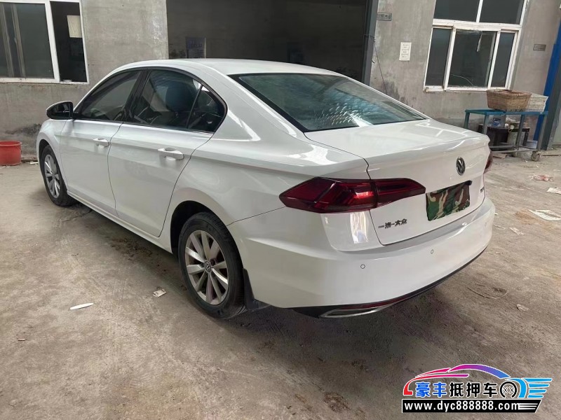 18年大众宝来轿车抵押车出售
