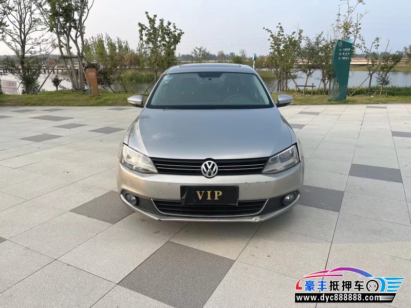 14年大众速腾轿车抵押车出售