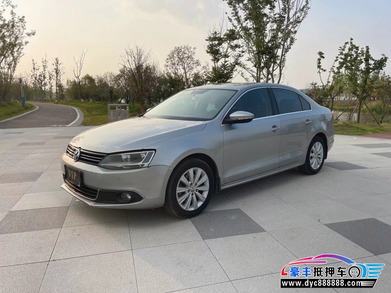 14年大众速腾轿车抵押车出售