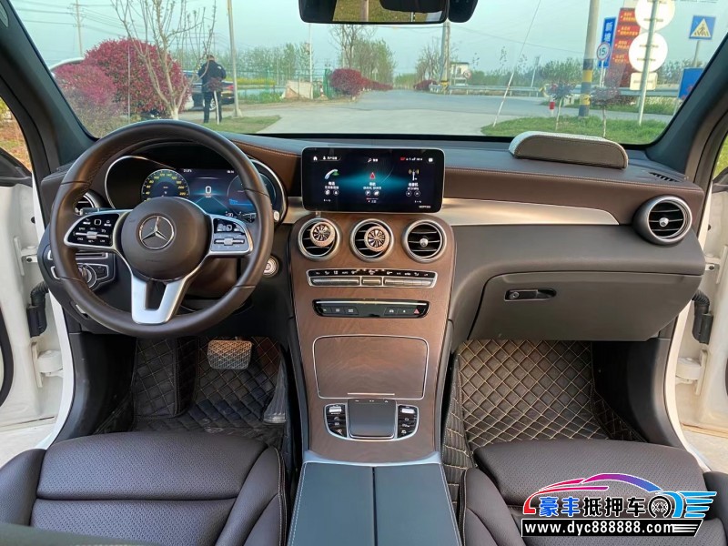 20年奔驰GLC轿车抵押车出售