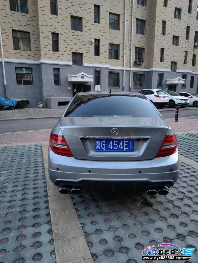 13年奔驰C轿车抵押车出售