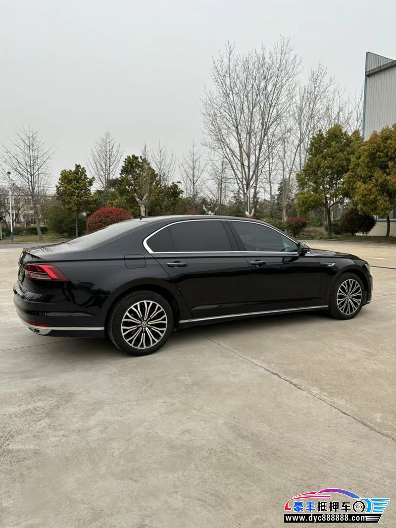 18年大众辉昂轿车抵押车出售