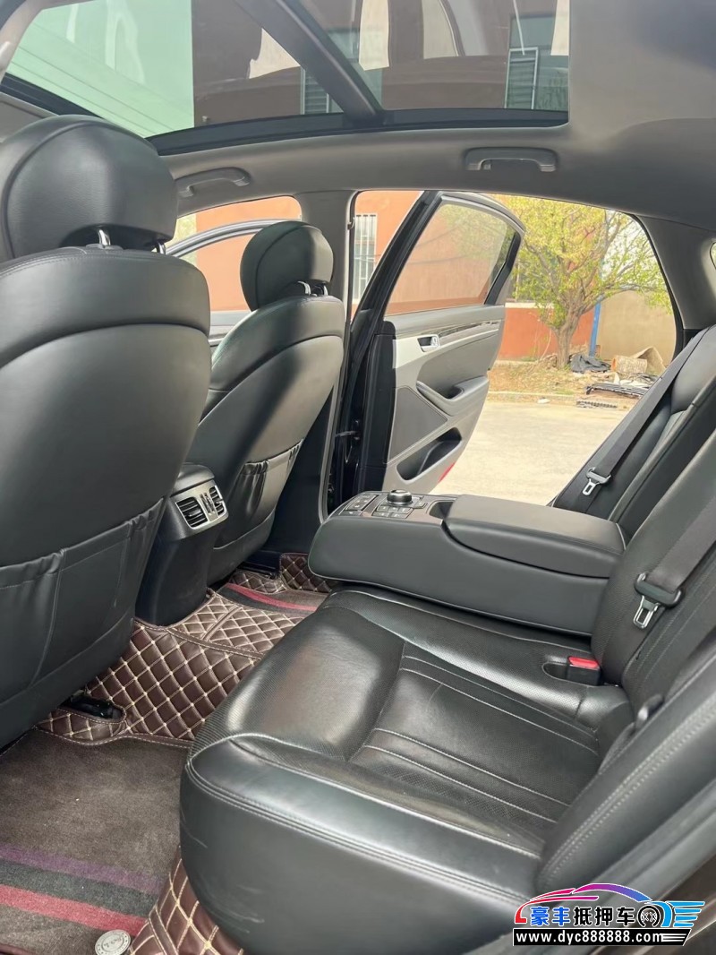 15年现代捷恩斯轿车抵押车出售