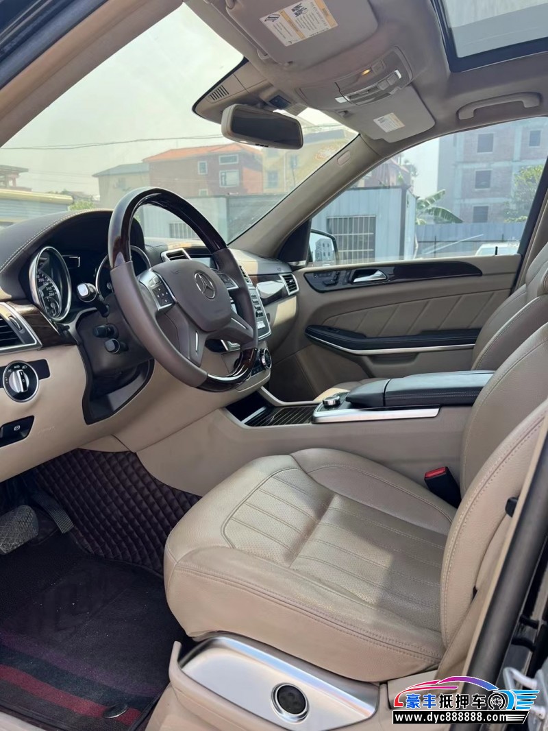 14年奔驰GL轿车抵押车出售